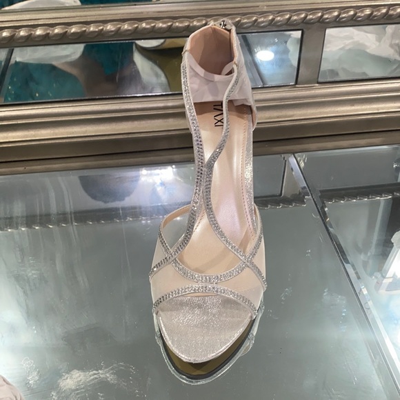 High Heels - Picture 2 of 5